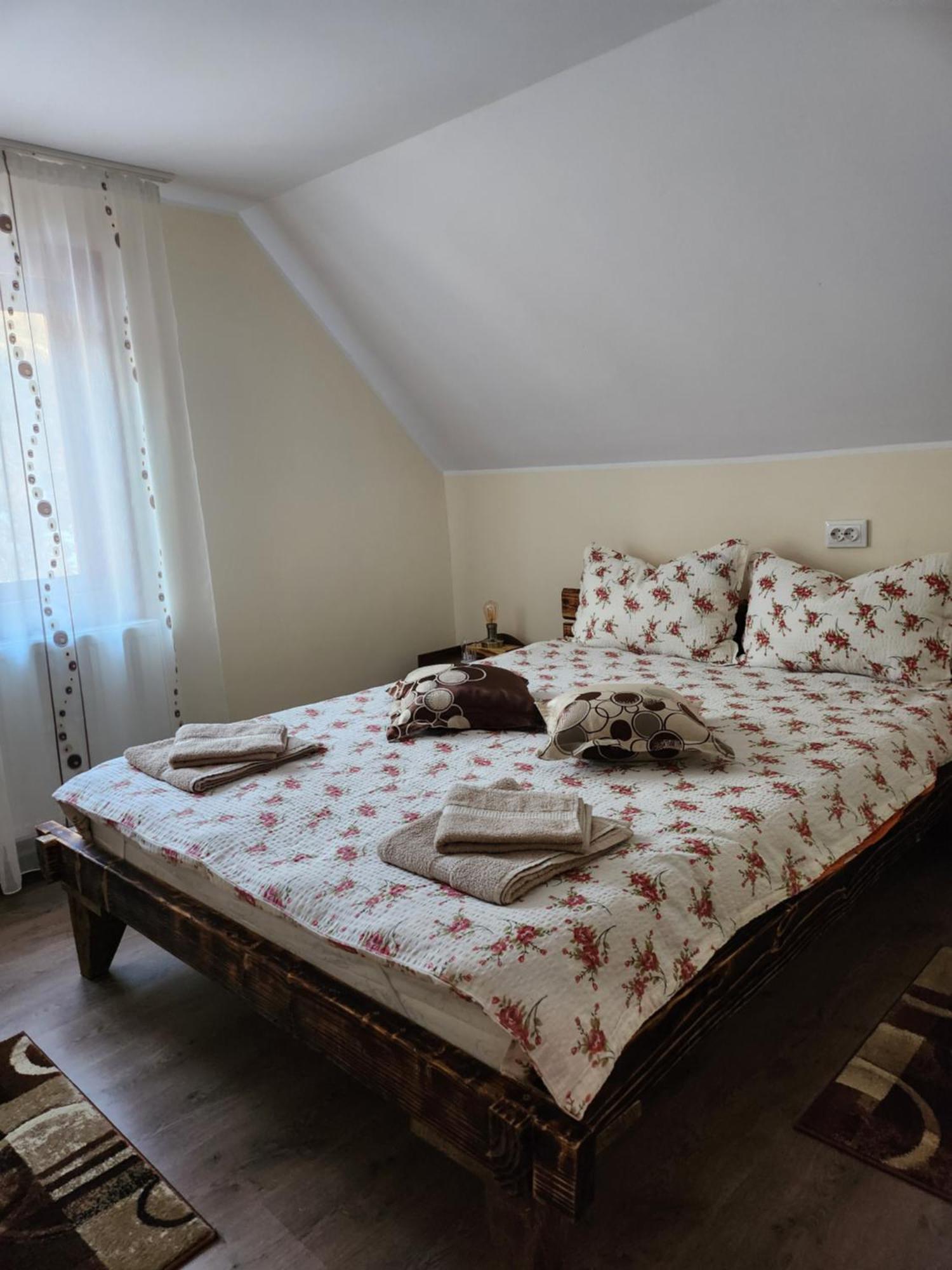 Casa Din Livada - Cazare Magherus Topliţa Extérieur photo